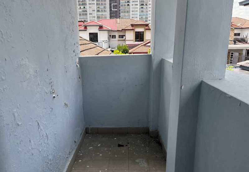 Jalan Suasana, Bandar Tun Hussein Onn