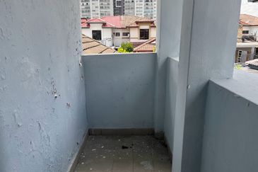 Jalan Suasana, Bandar Tun Hussein Onn