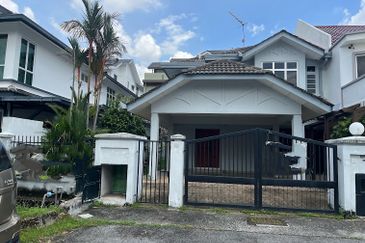 Jalan Suasana, Bandar Tun Hussein Onn