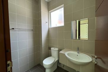 Bandar Tun Hussein Onn