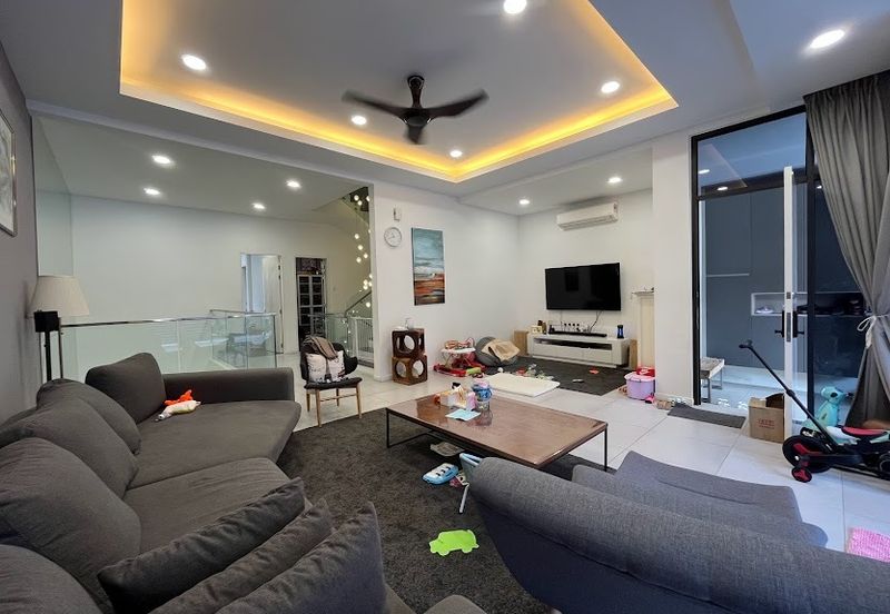 Sutera Heights 2.5 Sty for Sale