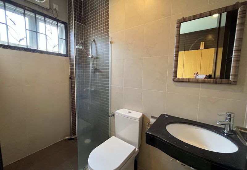 Jalan Suasana, Bandar Tun Hussein Onn