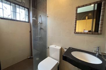 Jalan Suasana, Bandar Tun Hussein Onn