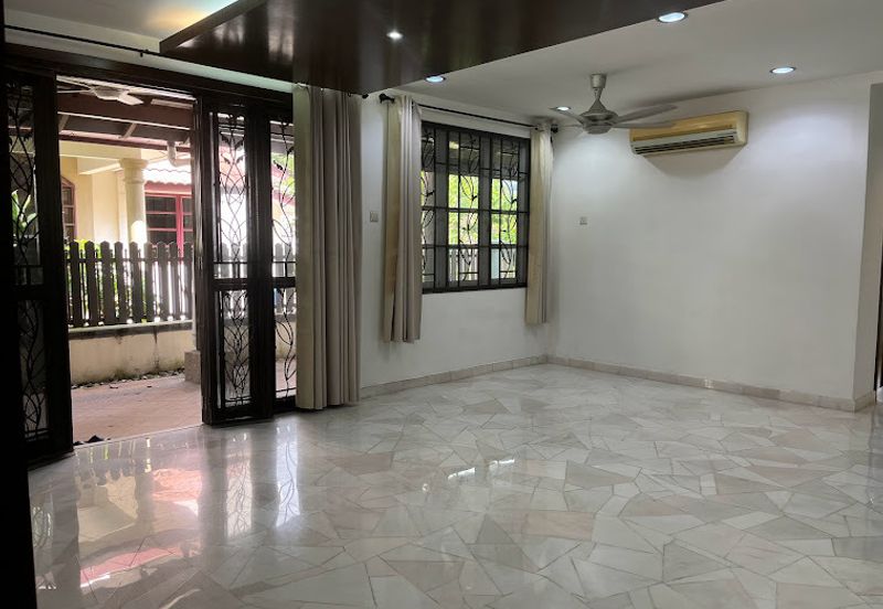 Jalan Suasana, Bandar Tun Hussein Onn