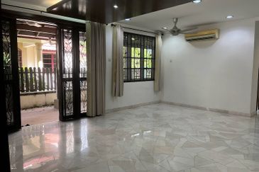 Jalan Suasana, Bandar Tun Hussein Onn