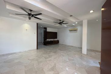 Jalan Suasana, Bandar Tun Hussein Onn