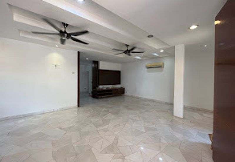 Jalan Suasana, Bandar Tun Hussein Onn