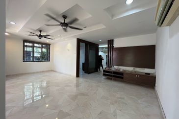 Jalan Suasana, Bandar Tun Hussein Onn