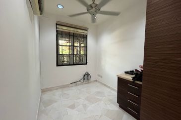 Jalan Suasana, Bandar Tun Hussein Onn