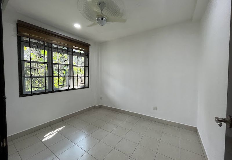 Jalan Suasana, Bandar Tun Hussein Onn