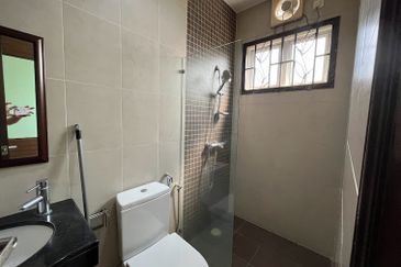 Jalan Suasana, Bandar Tun Hussein Onn