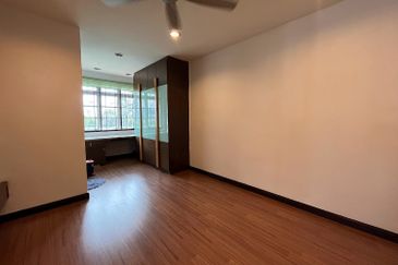 Jalan Suasana, Bandar Tun Hussein Onn