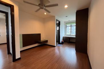 Jalan Suasana, Bandar Tun Hussein Onn