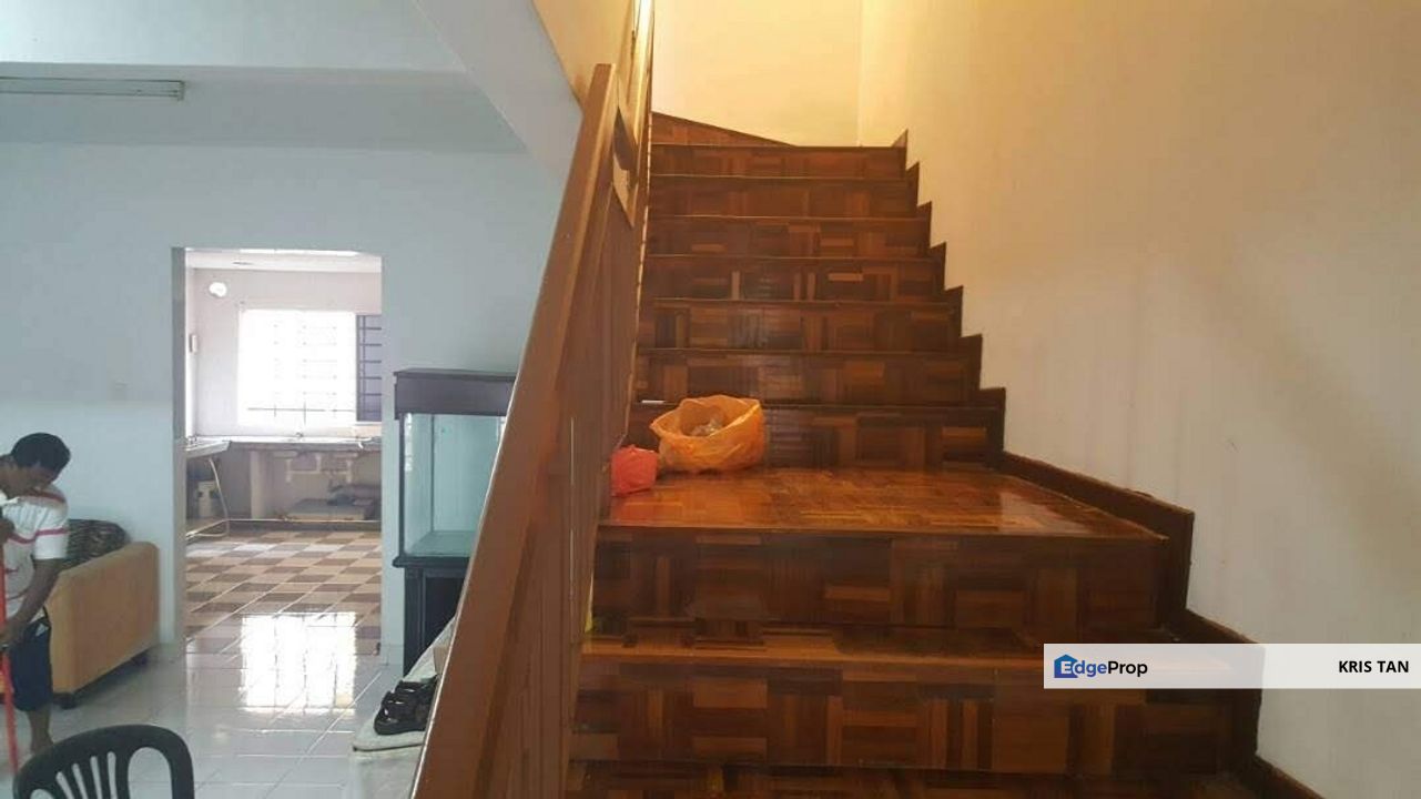 Gated N Guarded Security 24 Hours. Near Econsave And Shops., Selangor, Cheras