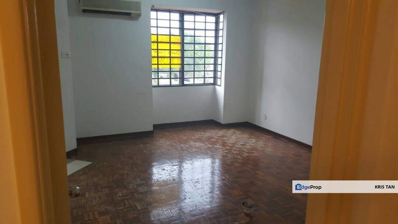 Gated N Guarded Security 24 Hours. Near Econsave And Shops., Selangor, Cheras