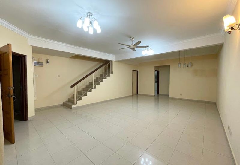 Taman Cheras Mewah, Near by The Peak and shop lot, freehold 2 Sty[20x70]