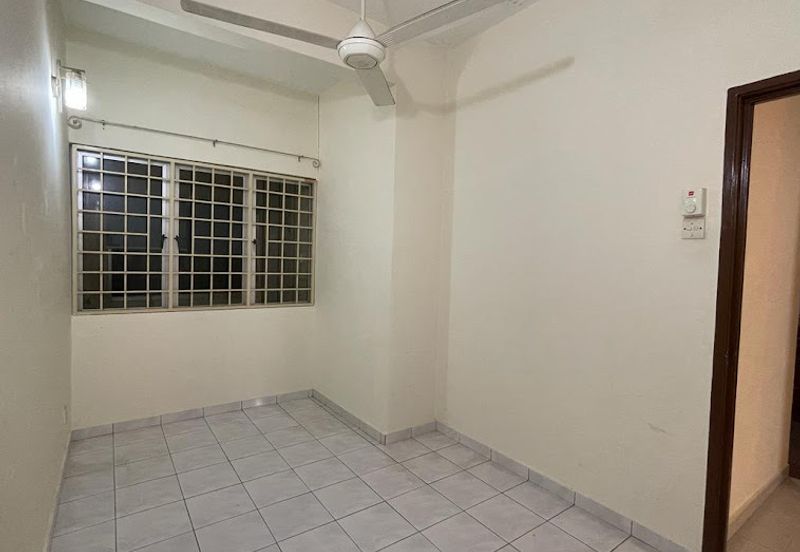 Taman Cheras Mewah, Near by The Peak and shop lot, freehold 2 Sty[20x70]