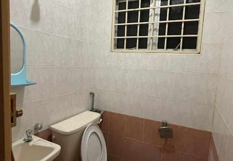 Taman Cheras Mewah, Near by The Peak and shop lot, freehold 2 Sty[20x70]