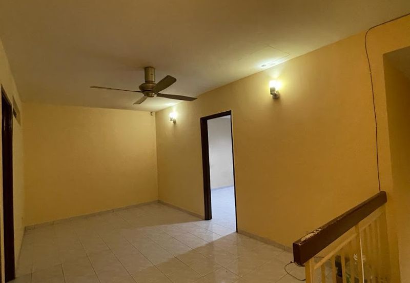 Taman Cheras Mewah, Near by The Peak and shop lot, freehold 2 Sty[20x70]