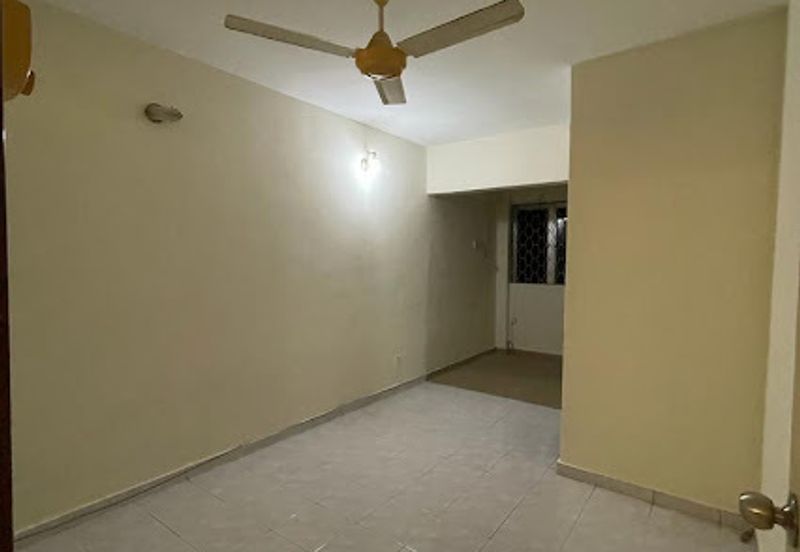 Taman Cheras Mewah, Near by The Peak and shop lot, freehold 2 Sty[20x70]