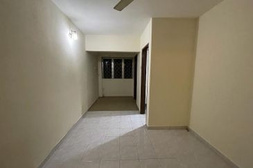 Taman Cheras Mewah, Near by The Peak and shop lot, freehold 2 Sty[20x70]