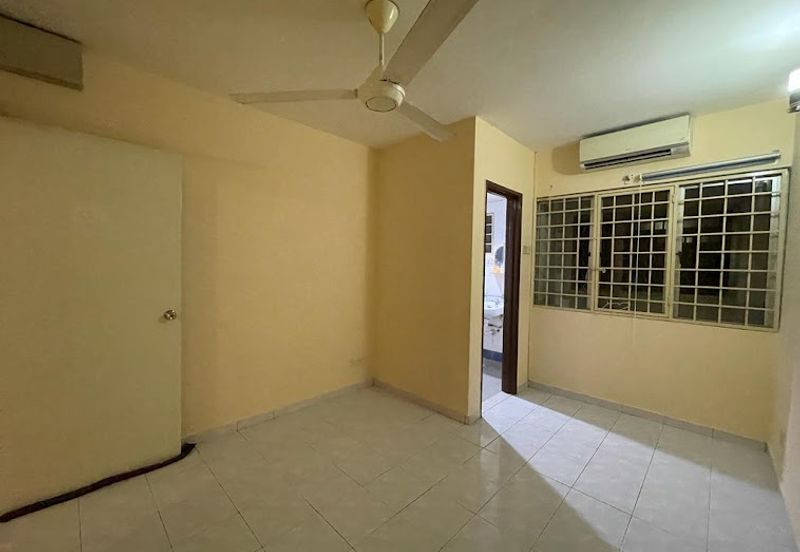 Taman Cheras Mewah, Near by The Peak and shop lot, freehold 2 Sty[20x70]