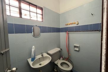 Jalan Suasana, Bandar Tun Hussein Onn