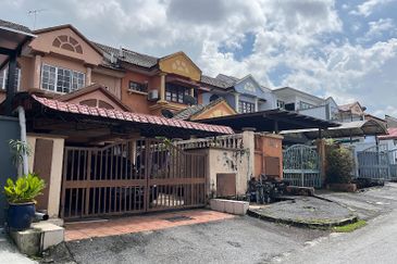 Jalan Suasana, Bandar Tun Hussein Onn