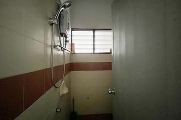 Jalan Suasana, Bandar Tun Hussein Onn