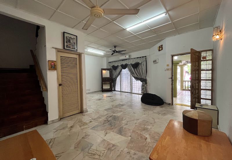 Jalan Suasana, Bandar Tun Hussein Onn