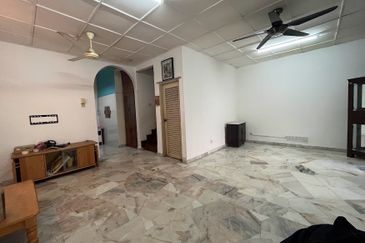 Jalan Suasana, Bandar Tun Hussein Onn