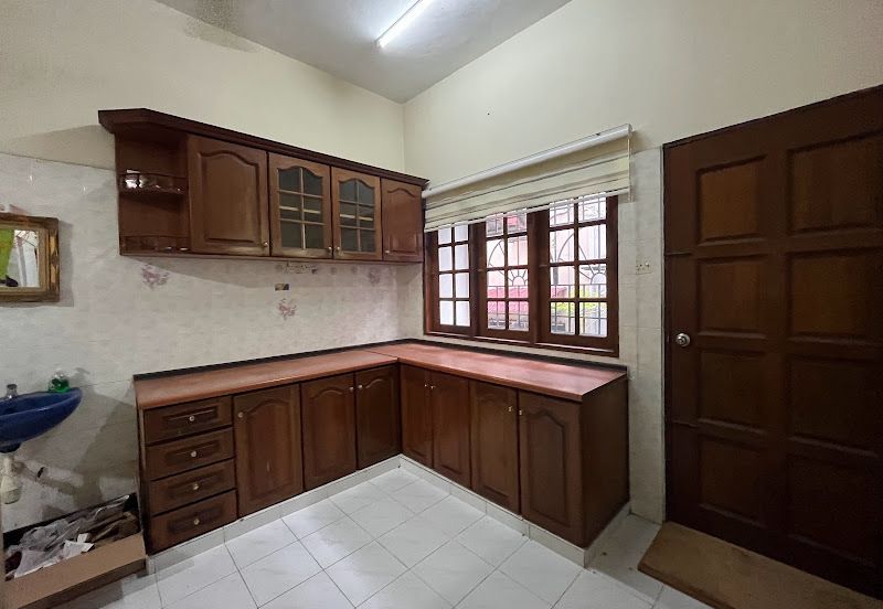 Jalan Suasana, Bandar Tun Hussein Onn