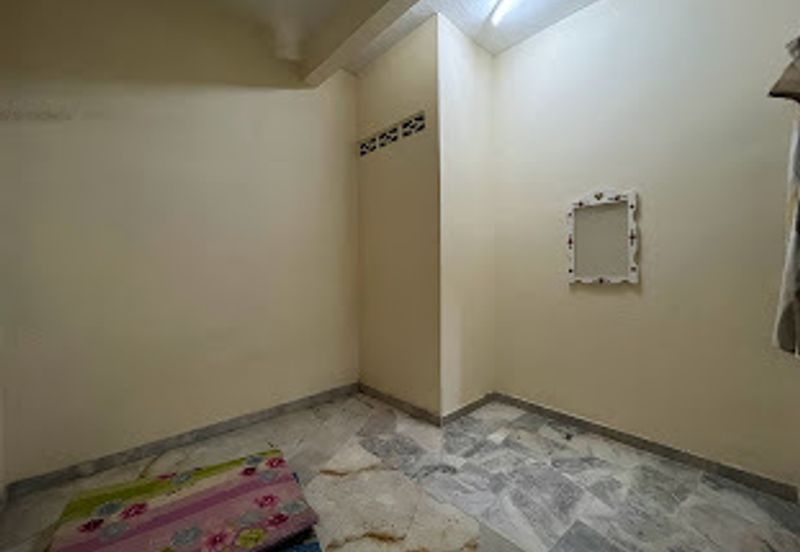 Jalan Suasana, Bandar Tun Hussein Onn