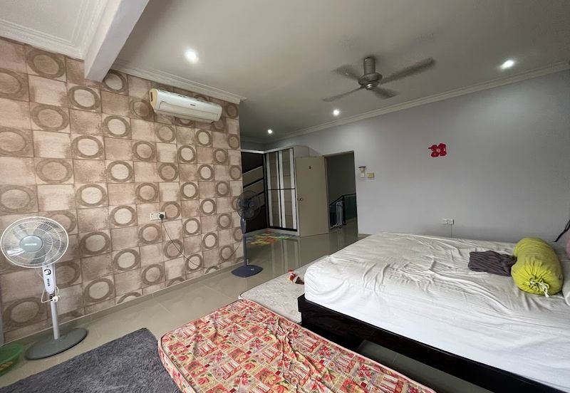 SL 2, Bandar Sungai Long