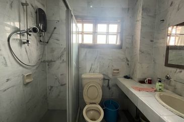 SL 2, Bandar Sungai Long