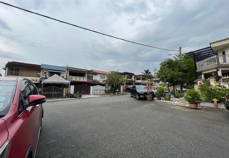 Taman Murni,Freehold 3 Sty Shop Lot, near Mrt,20x70