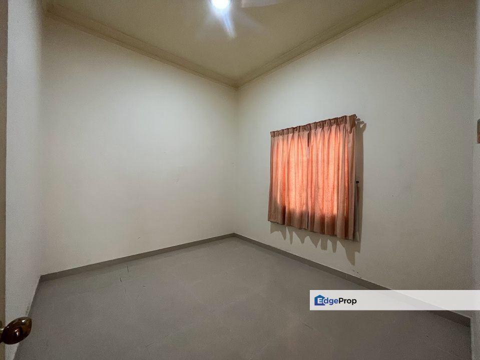 Taman Sri Jelok,Kajang 2.5 Sty Semi D,Freehold,L/A-5285sqft, Selangor, Kajang