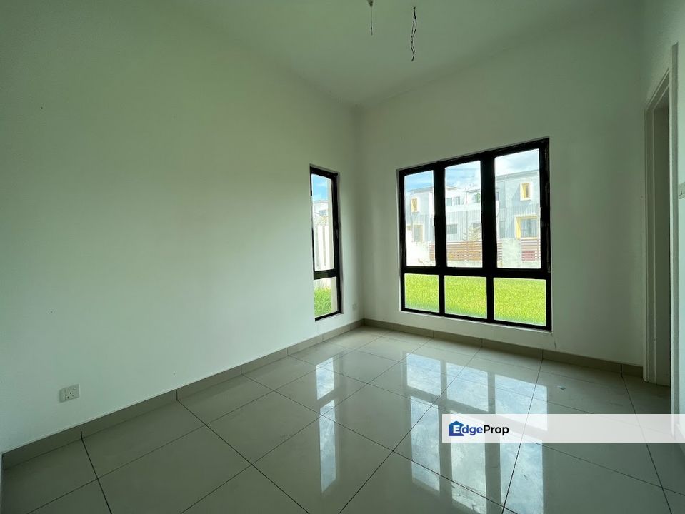 Sunville Residence,Freehold 3 Sty Semi D,Private lift,big L/A at back, Selangor, Kajang