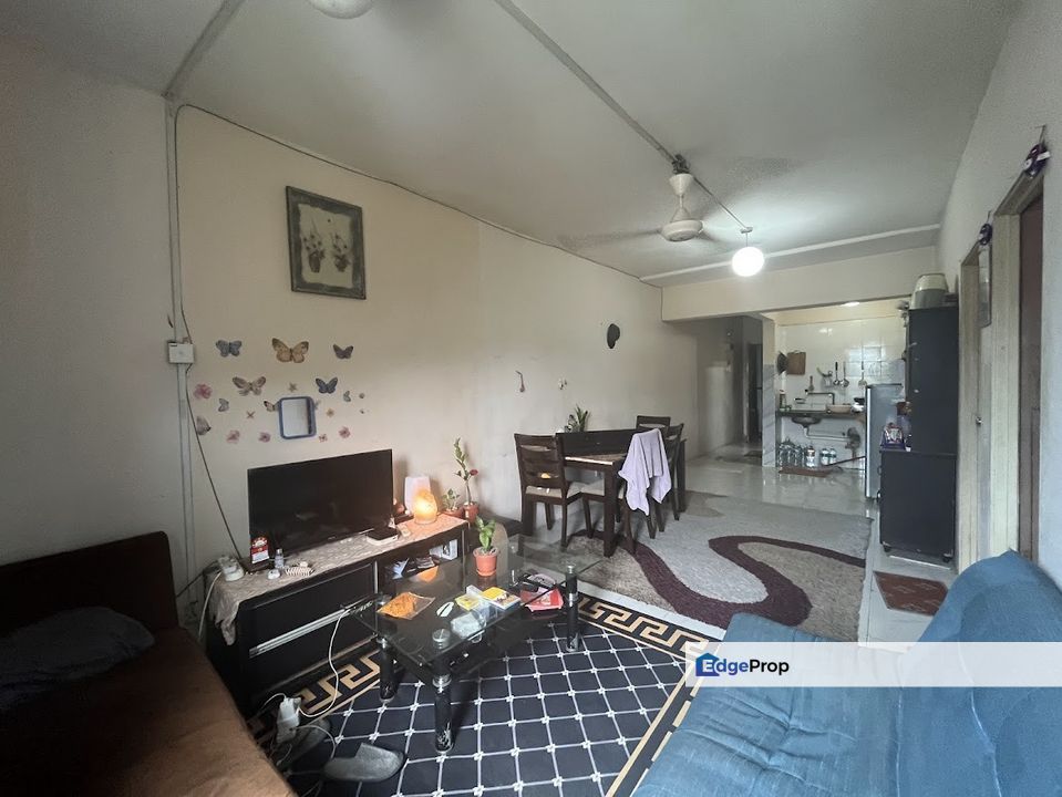 Cemara Apartment,Bukit Segar Jaya,CORNER unit,656sqft,3r 2b, Selangor, Cheras