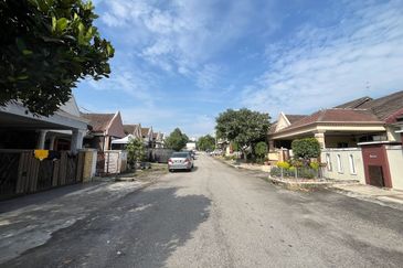 Bandar Tun Hussein Onn