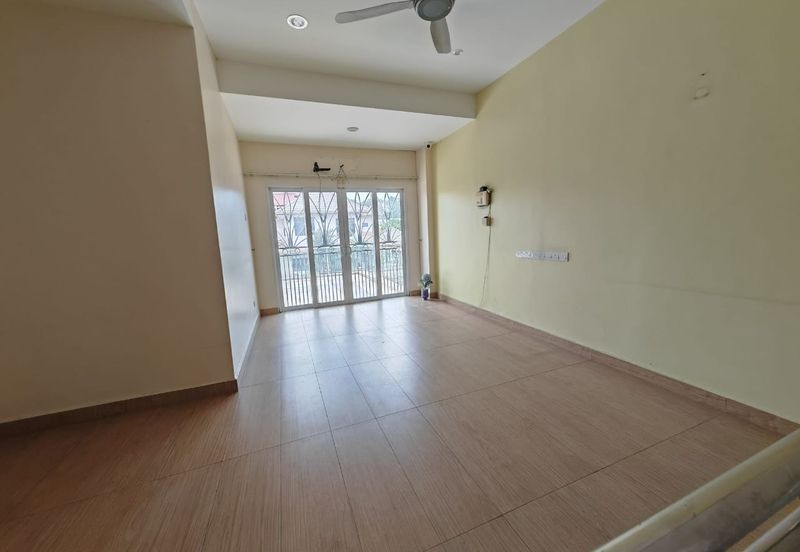 Jalan Suasana, Bandar Tun Hussein Onn