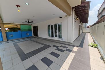 Jalan Suasana, Bandar Tun Hussein Onn