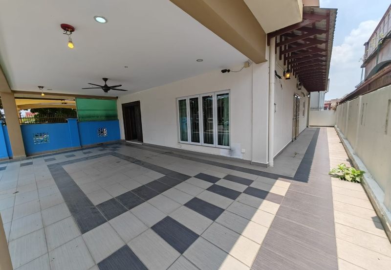 Jalan Suasana, Bandar Tun Hussein Onn