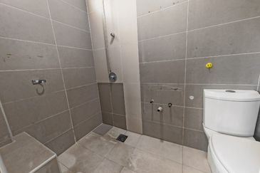 Jalan Suasana, Bandar Tun Hussein Onn