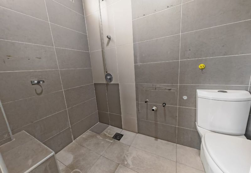 Jalan Suasana, Bandar Tun Hussein Onn