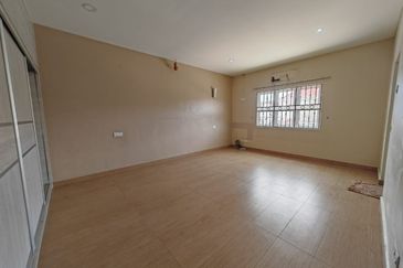 Jalan Suasana, Bandar Tun Hussein Onn