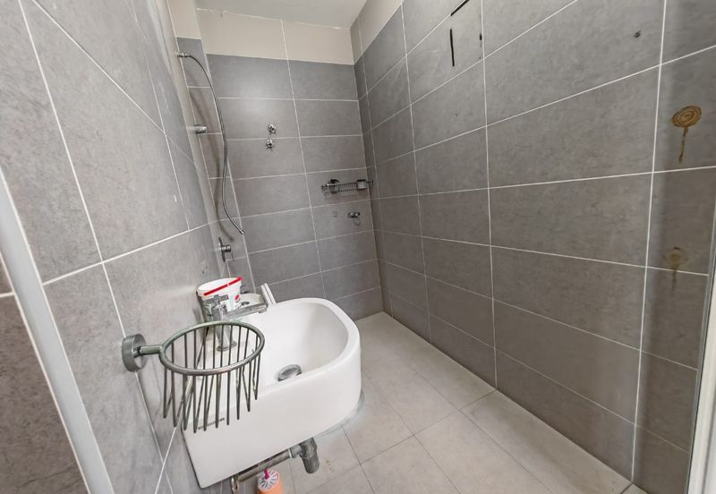 Jalan Suasana, Bandar Tun Hussein Onn