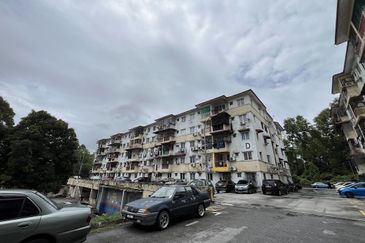 Taman Cheras Awana Apartment