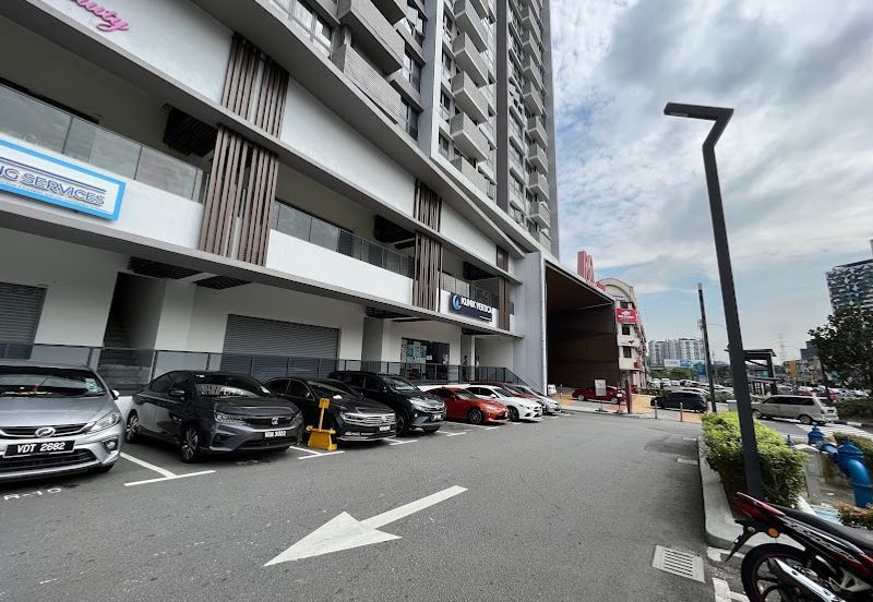 M Vertica,Near Sunway Velocity,Near by Mrt & Lrt, G&1st Floor few units!Don't miss up!  