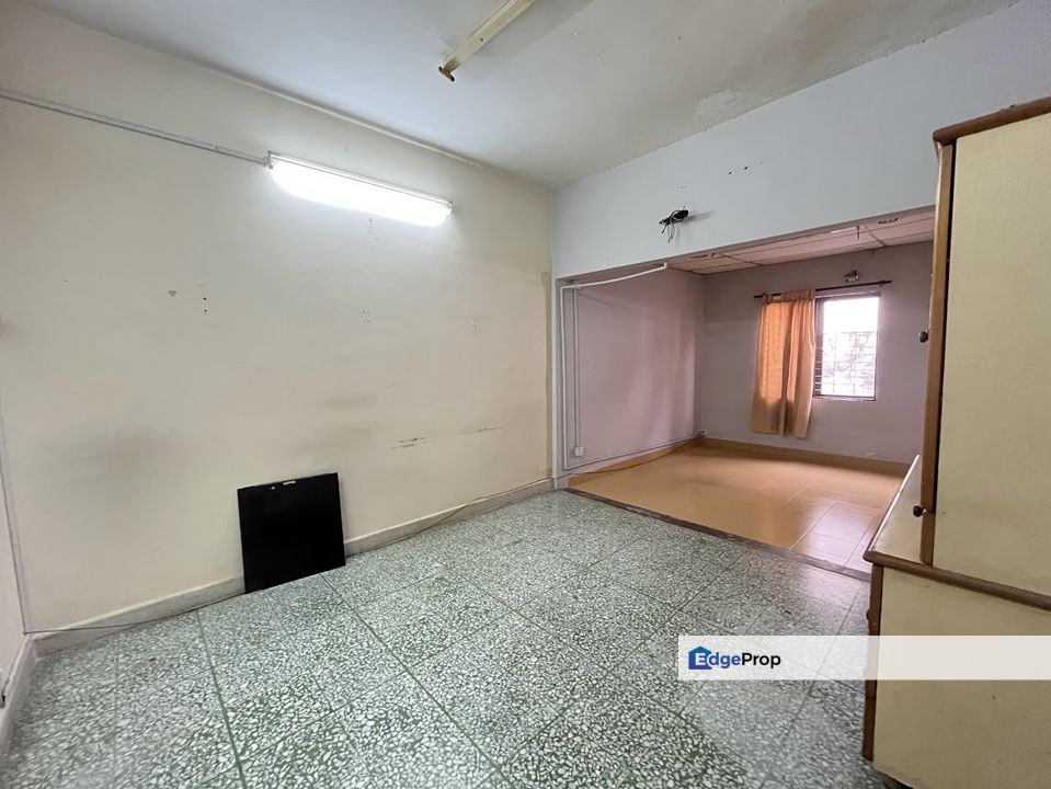 Taman Cheras,24x70, Double storey, Partly furnish,convenient place, Kuala Lumpur, Cheras